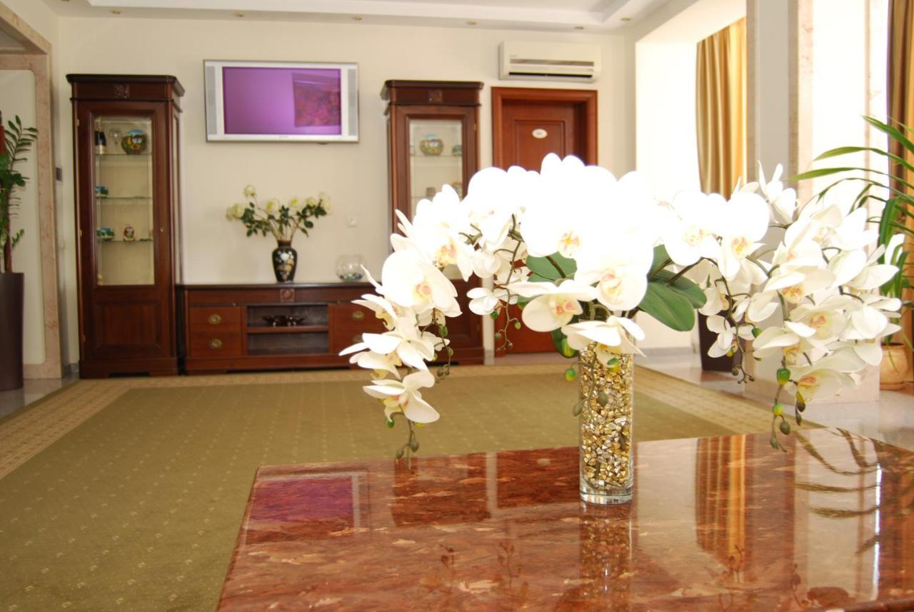 Platinum Hotel Kisinyov Kültér fotó