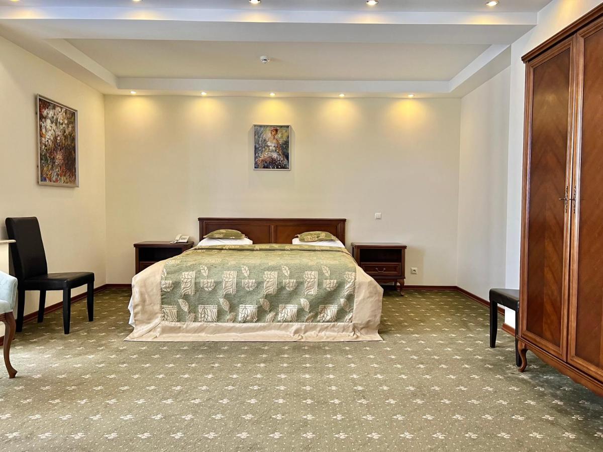 Platinum Hotel Kisinyov Kültér fotó