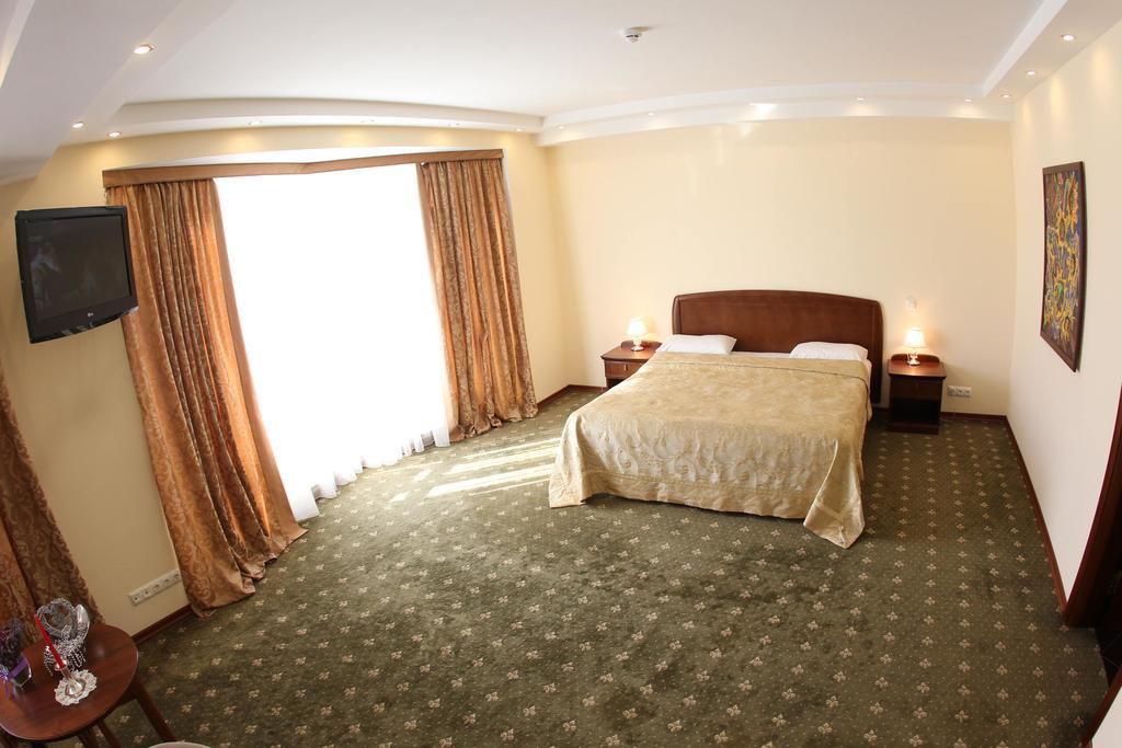 Platinum Hotel Kisinyov Kültér fotó
