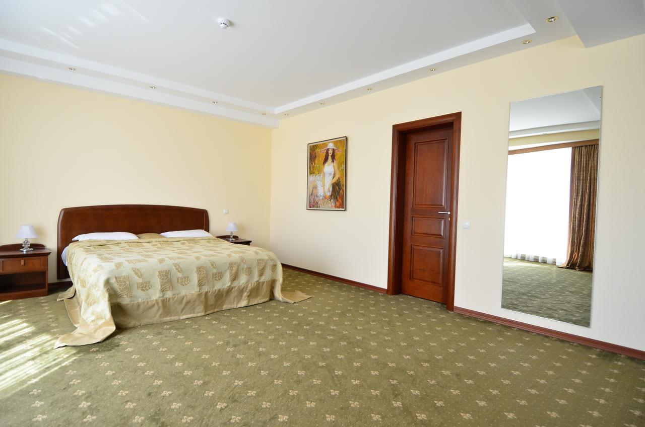 Platinum Hotel Kisinyov Kültér fotó