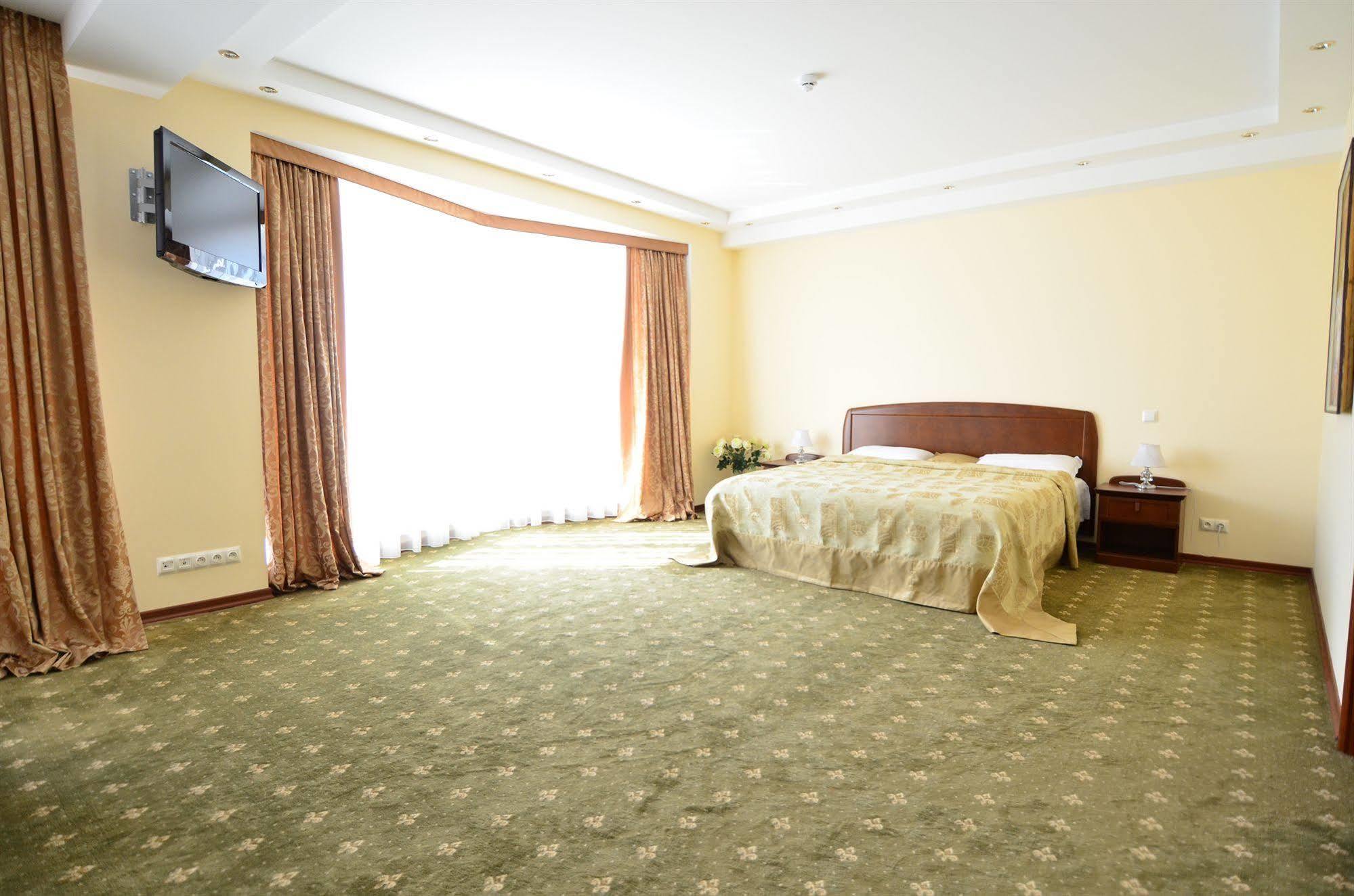 Platinum Hotel Kisinyov Kültér fotó