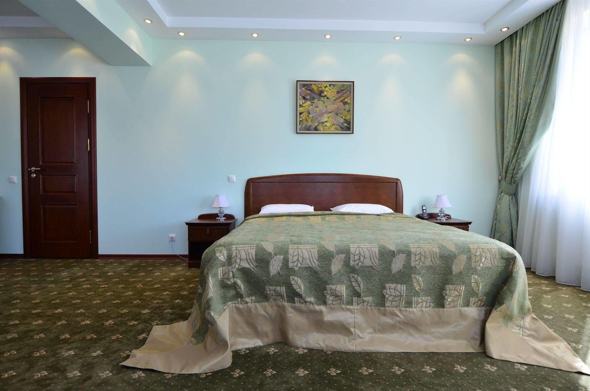 Platinum Hotel Kisinyov Kültér fotó