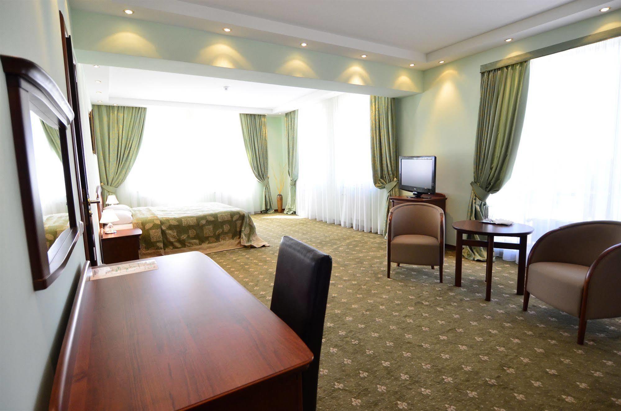 Platinum Hotel Kisinyov Kültér fotó