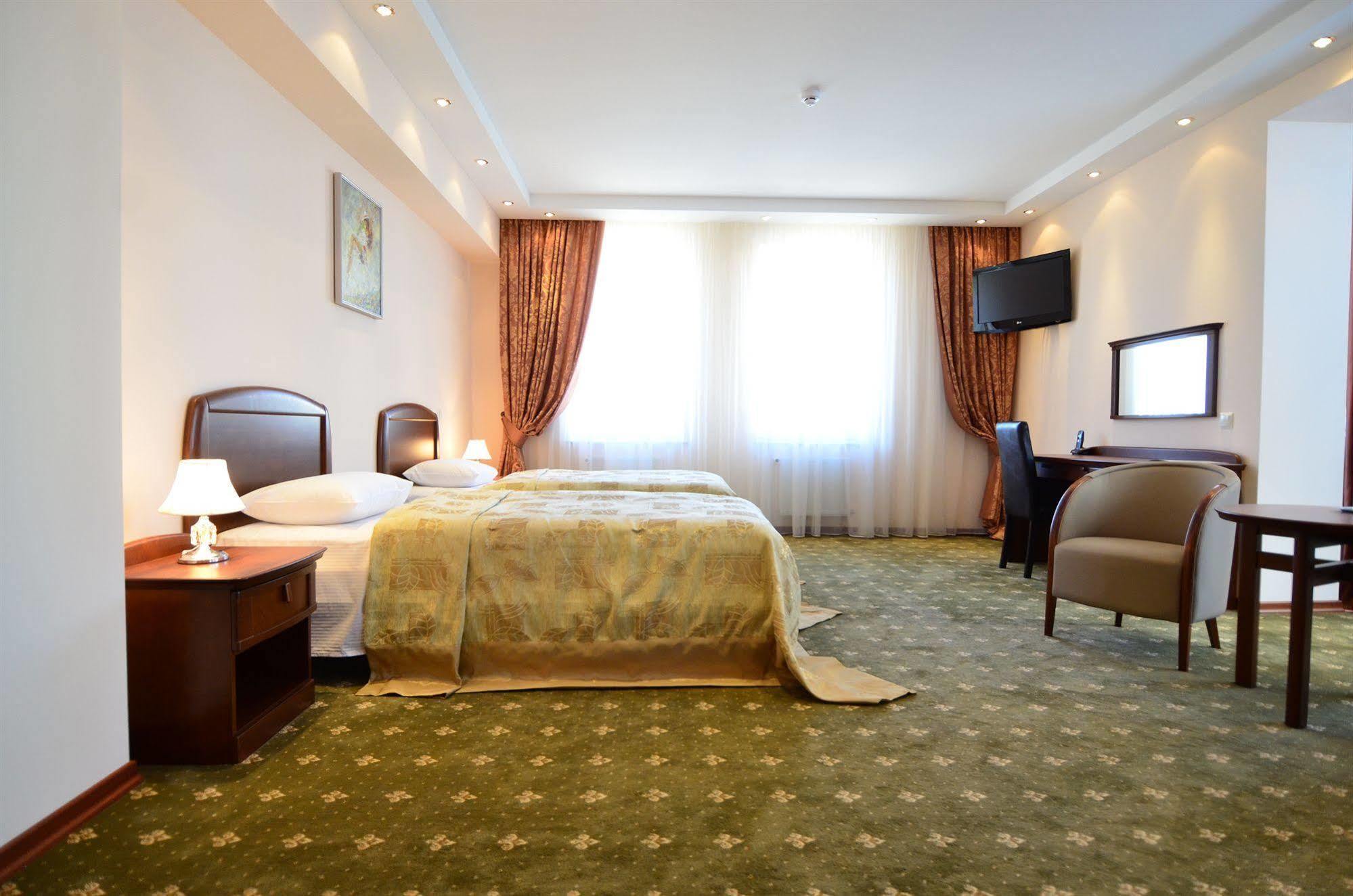 Platinum Hotel Kisinyov Kültér fotó