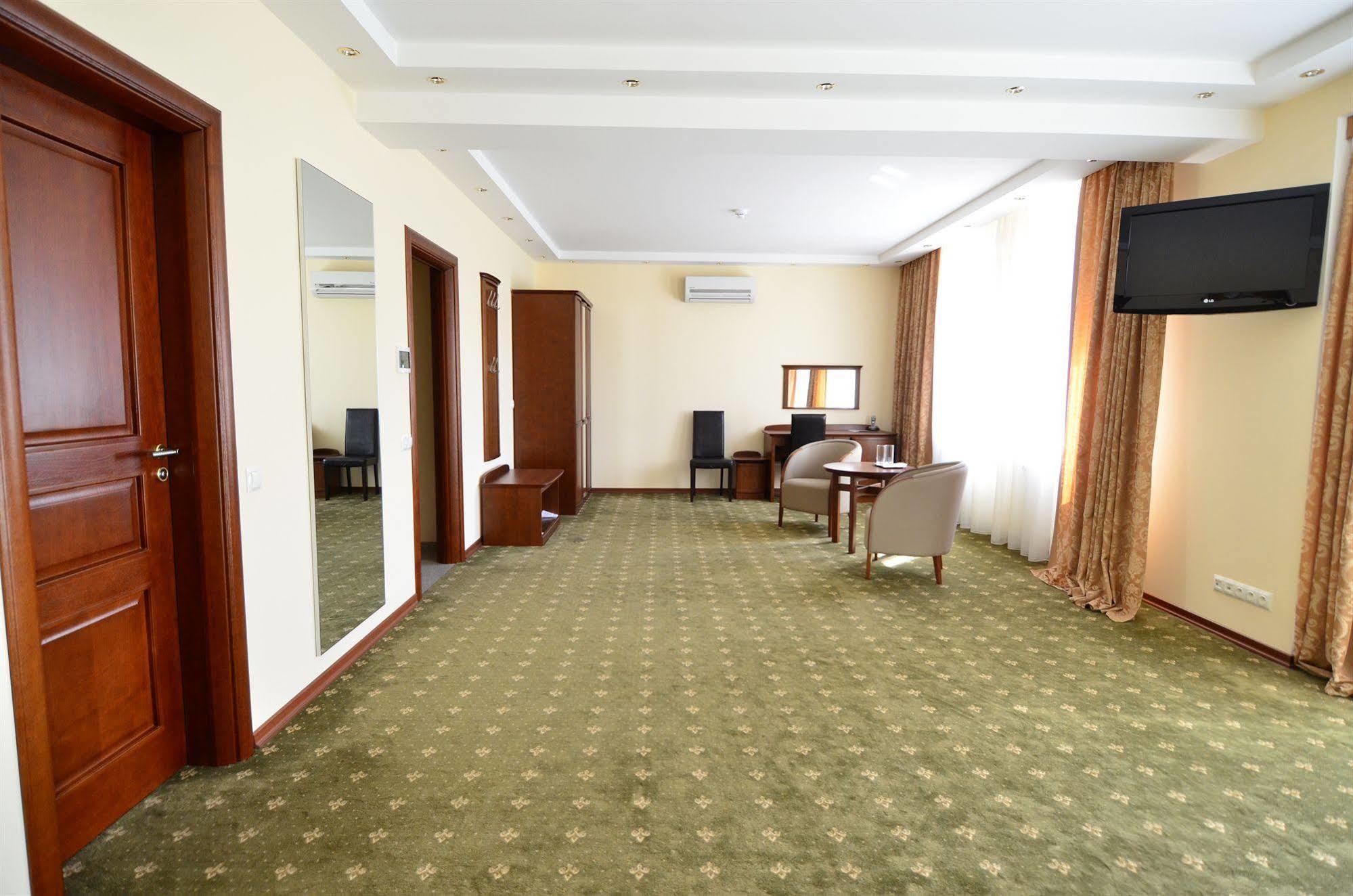 Platinum Hotel Kisinyov Kültér fotó